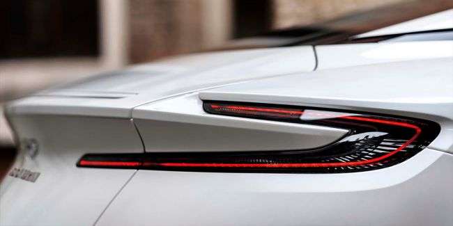 Спорткар Aston Martin DB11 отримав 4,0-літровий двигун Mercedes-AMG