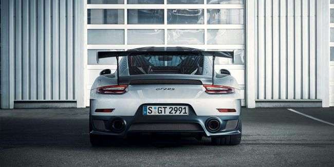 Porsche показала самий потужний і швидкий 700-сильний суперкар Porsche 911 GT2 RS