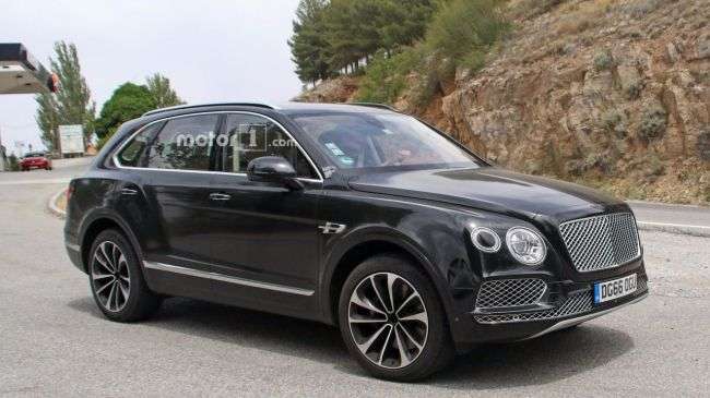 Bentley вивів на тести гібридний позашляховик Bentayga