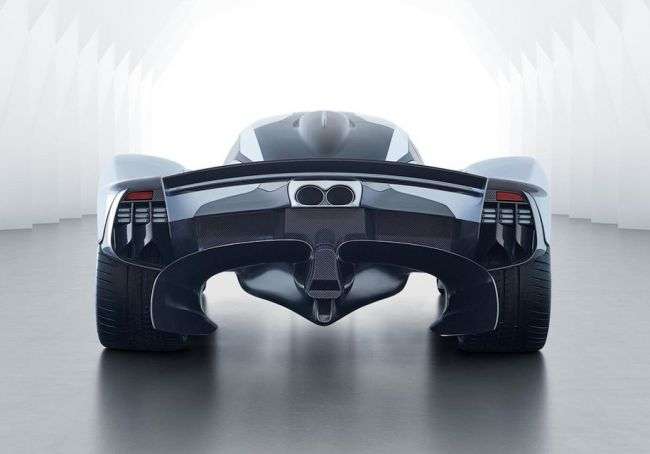 Aston Martin спільно з Red Bull презентували передсерійний варіант свого гіперкара Valkyrie