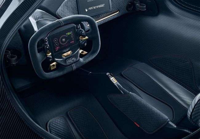 Aston Martin спільно з Red Bull презентували передсерійний варіант свого гіперкара Valkyrie