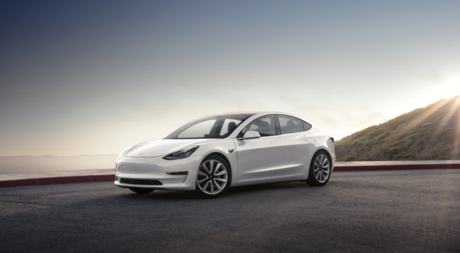 Tesla Model 3 обійдеться покупцям в 35-44 тисячі доларів