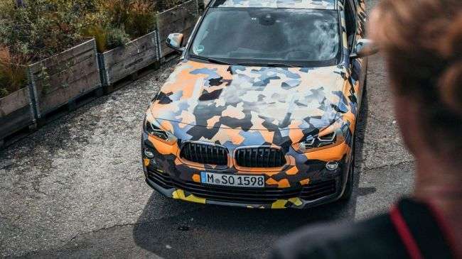 Опубліковані перші офіційні фото нового компакт-кросу BMW X2