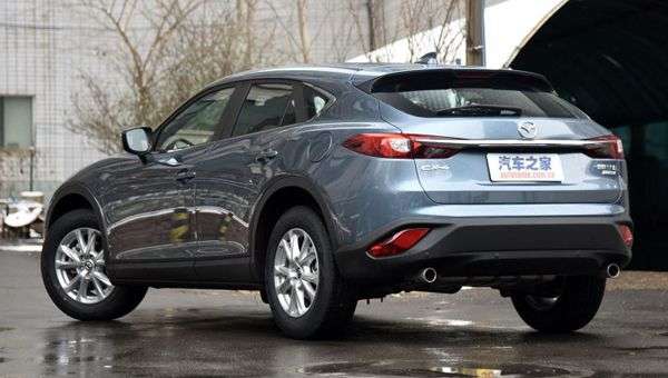 У Китаї почалися продажі оновленого крос-купе Mazda CX-4