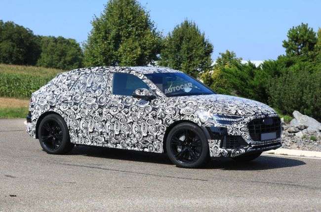 Audi вивела на дорожні тести новий гібридний кросовер Audi SQ8