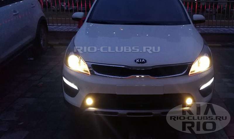 Опубліковані перші «живі» знімки нового Kia Rio X-line для Росії