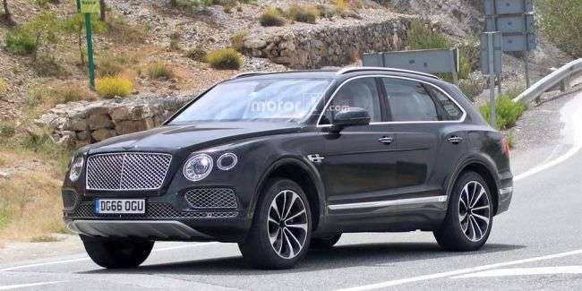 Bentley вивів на тести гібридний позашляховик Bentayga