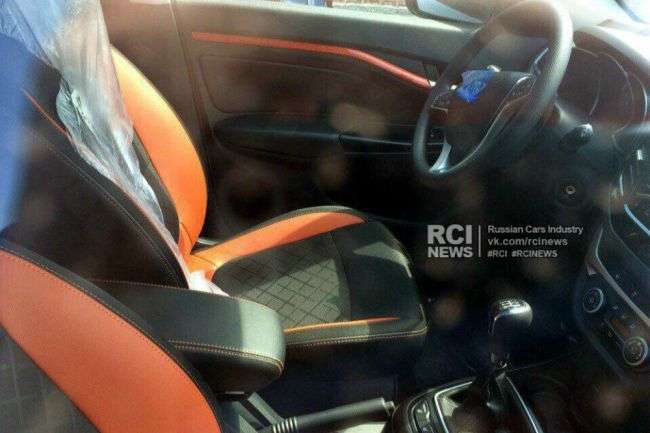 Розсекречений салон позашляхового універсала Lada Vesta