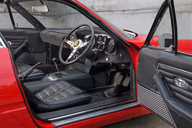 Ferrari Елтона Джона продадуть з молотка мінімум за 599 тисяч євро