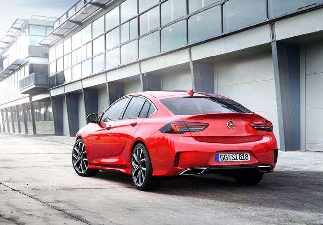 Opel представила новий Insignia GSi до премєри у Франкфурті