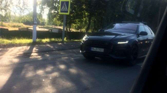 Прототип позашляховика Audi Q8 вперше помітили в Підмосковї