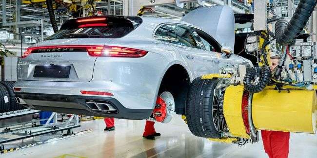 У Porsche почали випуск Panamera в кузові універсал