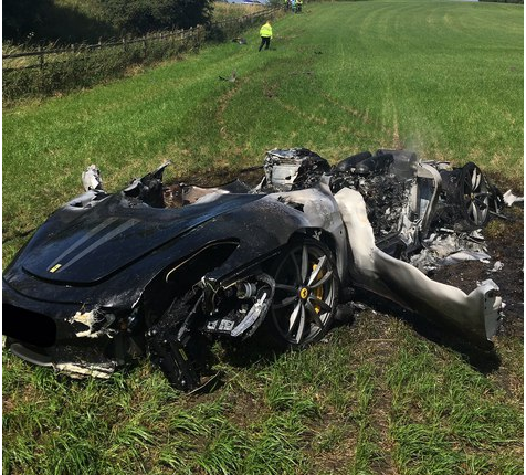 У Великобританії власник Ferrari розбив спорткар через годину після покупки