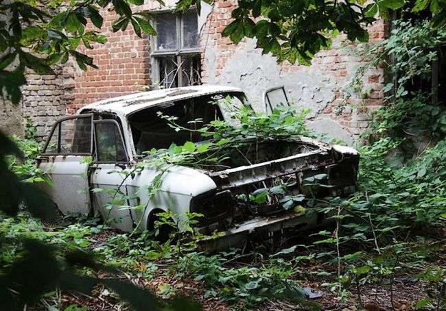У Берліні знайшли занедбану майстерню з машинами «Москвич»