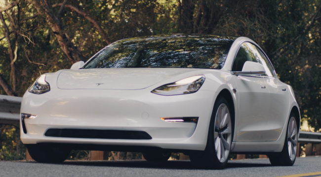 Tesla Model 3 обійдеться покупцям в 35-44 тисячі доларів