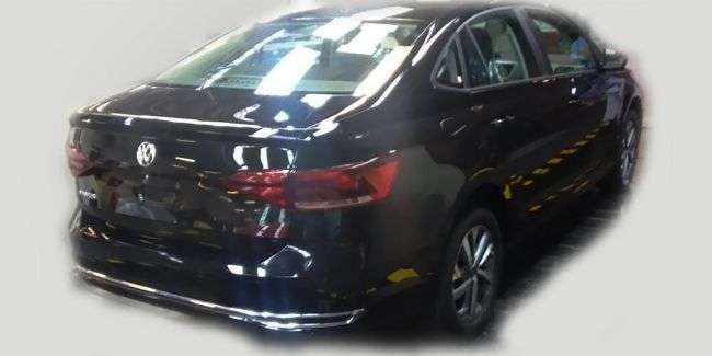 Дизайн седана Volkswagen Polo нового покоління розсекретили в Мережі