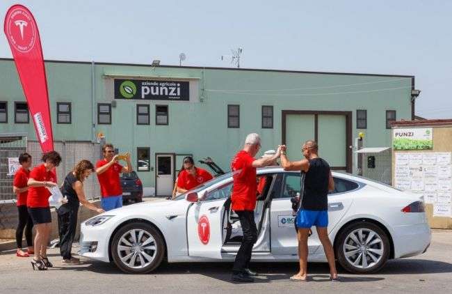 Електрокар Tesla Model S 100D проїхав 1000 км без підзарядки