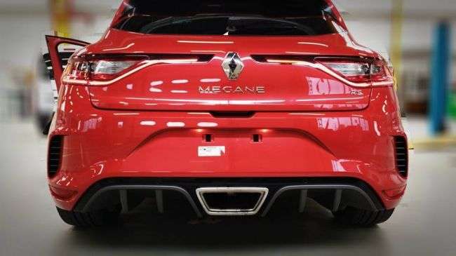 Новий Renault Megane RS зняли без камуфляжу