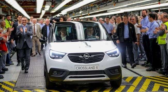 За новим кросовером Opel Crossland X вишикувалася черга