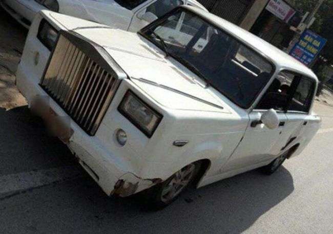 У Мережі показали підроблений Rolls-Royce Phantom на базі «Копійки»
