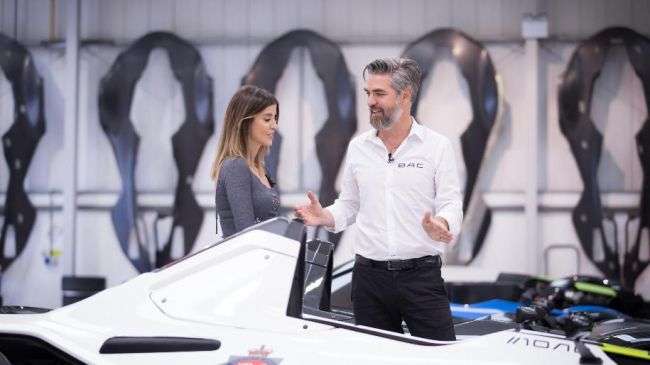 Вперше в історії власником спорткара BAC Mono стала жінка
