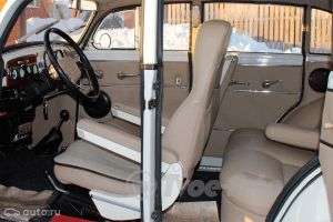 Житель Омська відродив старий Москвич 400 з деталей літака