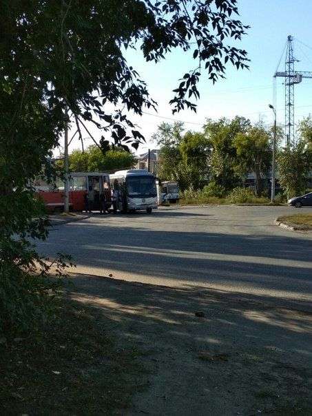 ДТП в Омську: на Бульварній зіткнулися трамвай і автобус