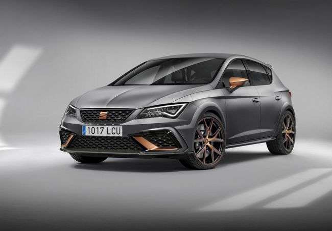 Компанія Seat показала 310-сильний хетчбек Leon Cupra R