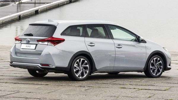 Toyota Auris Touring Sports отримав «позашляхову» версію Freestyle