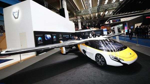 У Франкфурті Aeromobil показав літаючий автомобіль Aeromobil 4.0