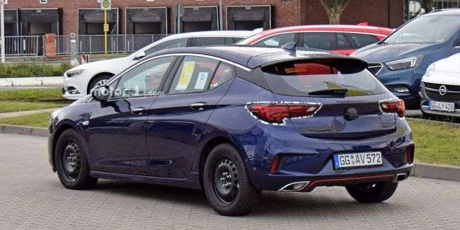 У Мережі зявилися перші знімки «зарядженої» версії Opel Astra