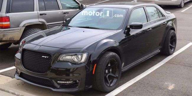 Chrysler випустить седан Chrysler 300 в новій версії «Hellcat»