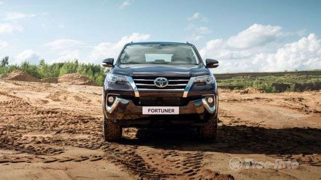 Скоро в Росії: Позашляховик Toyota Fortuner отримав ОТТС
