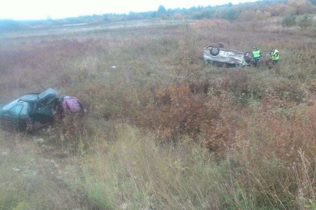 Водій «Ford» загинув, врізавшись в припаркований «ВАЗ» в Прикамї