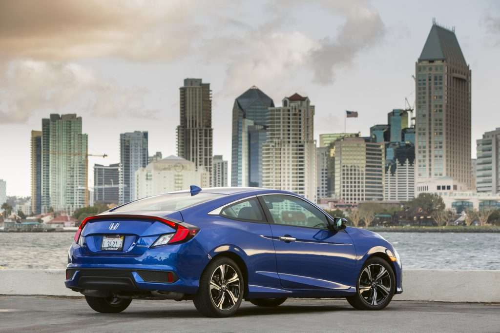 Honda оголосила вартість нового седана Honda Civic 2018 модельного року