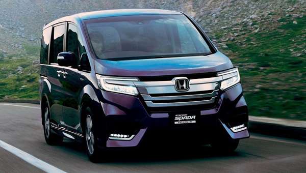 Стартували продажі оновленого мінівена Honda Stepwgn