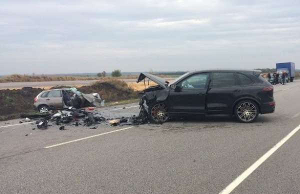 Дві людини загинули в лобовому ДТП двох іномарок на воронезькій трасі