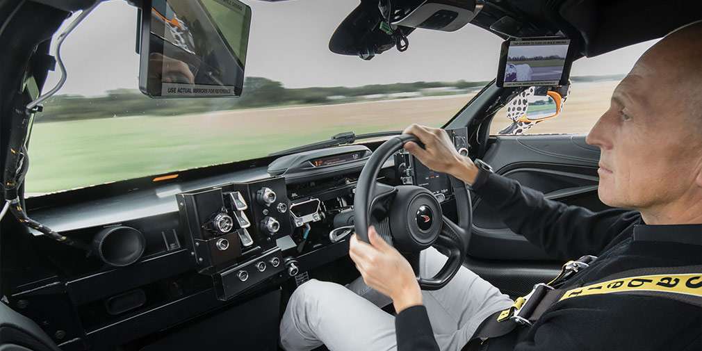 Mclaren показав мул тримісного гіперкара BP23