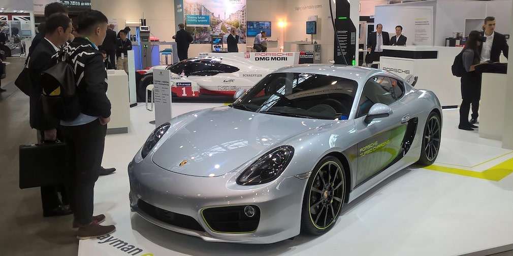 У Porsche представили повністю електричний Porsche Cayman Evolution
