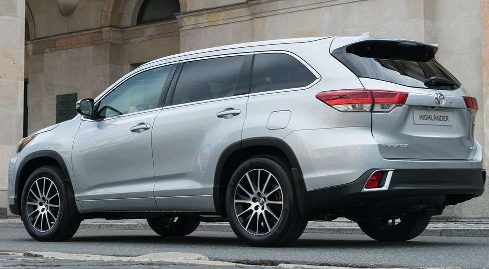 Toyota Highlander в Росії отримав нову «бюджетну» версію