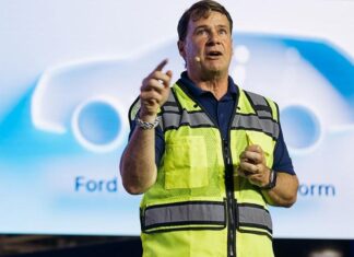 Ford Boss каже, що продажі можуть розвалитися