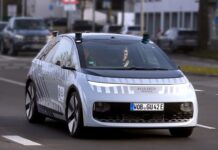Volkswagen тестує безпілотне таксі: Gen.Urban прагне конкурувати з Tesla Robotaxi