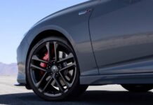 Acura TLX Type S: Продуктивність та Надійність у Вмираючому Сегменті