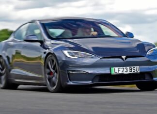 Tesla wstrzymuje produkcję Modelu S i X: przejście na robotykę i sztuczną inteligencję