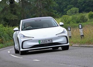 MG IM5: Электрический седан теперь дешевле Vauxhall Astra