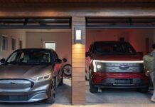 Генеральный директор Ford признал, что стратегия в отношении электромобилей была ошибочной, и высоко оценил раннее лидерство Tesla