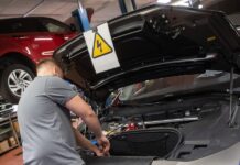 Електромобілі: Повний посібник з обслуговування