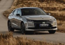 DS No4 E-Tense: Ставка на Преміум у Переповненому Ринку