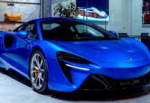 Loupež se pokazila: jak komorník a nehoda překazily krádež exotického auta