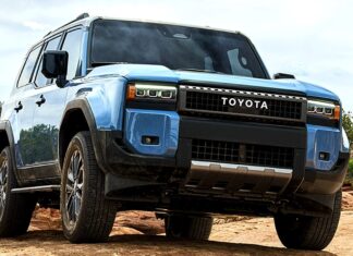 Toyota adegua i prezzi dei Land Cruiser per il 2027: i costi di ingresso aumentano mentre le finiture superiori diventano più convenienti